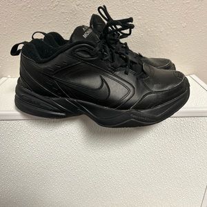 Nike Air Monarch Iv Men's Sneakers Sz 9.5 Black Leather Athletic Shoes
